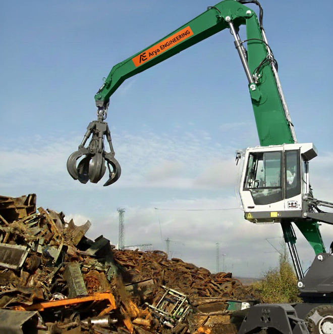 Revolving grabber with travelling for scrap handling